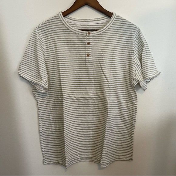 💐 2 for $20!! 💐 Men’s Merona Striped Top - Picture 2 of 7